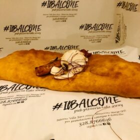 Panzerotto funghi e salsiccia